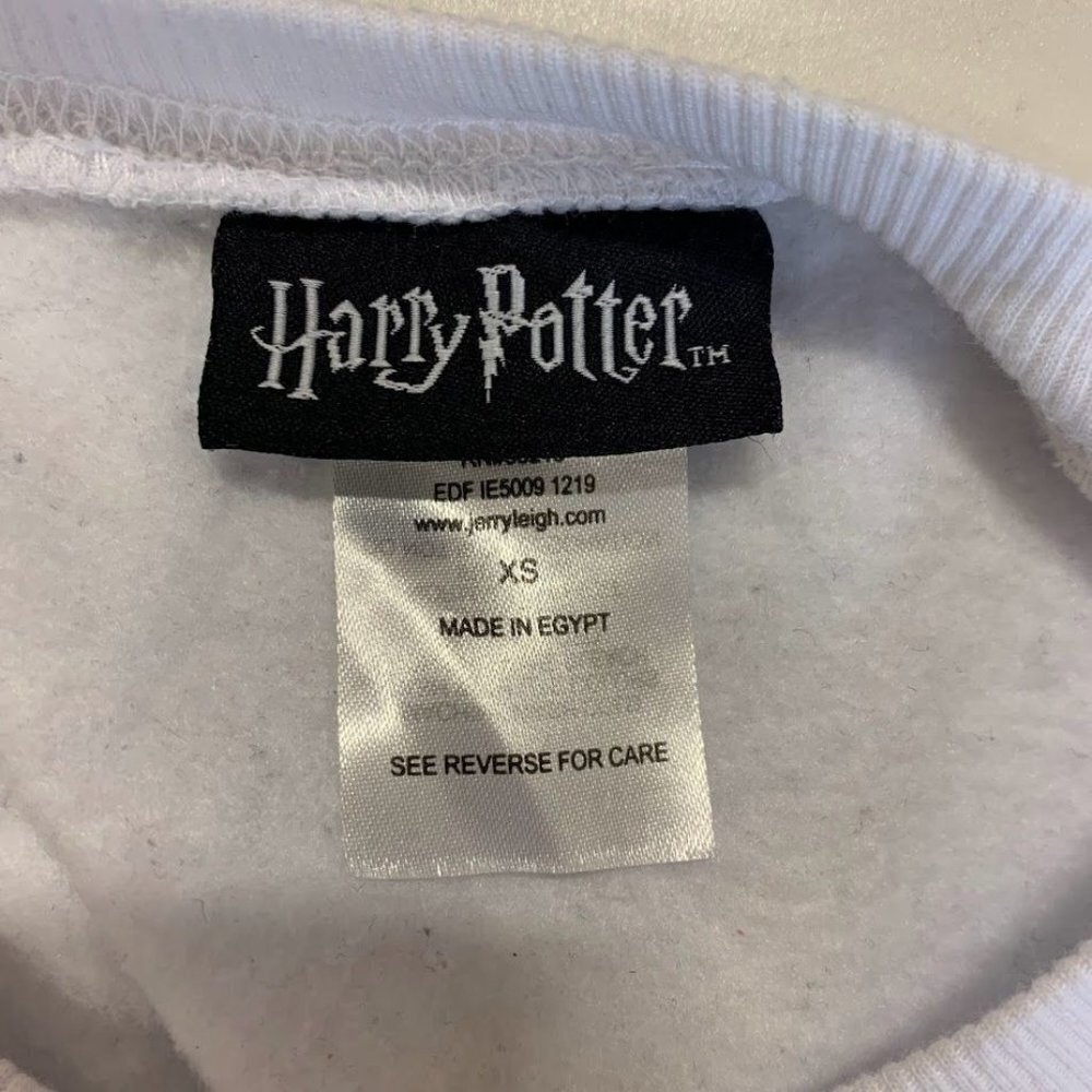 Harry Potter Women's Forbidden Forest Seeker White Pull Over Sweatshirt Size XS - Picture 7 of 10